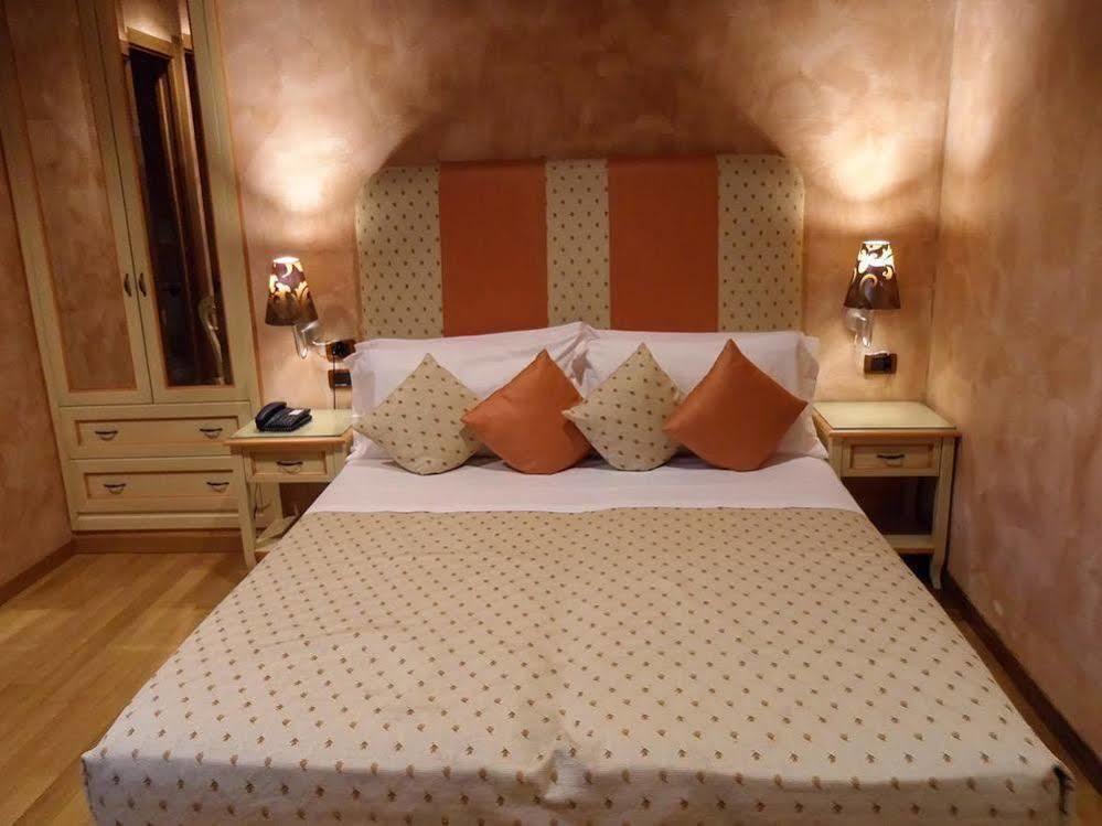 Condotti Rooms Řím Exteriér fotografie