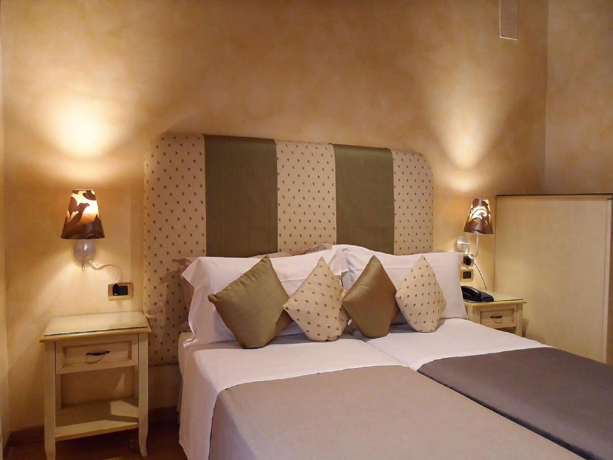 Condotti Rooms Řím Exteriér fotografie