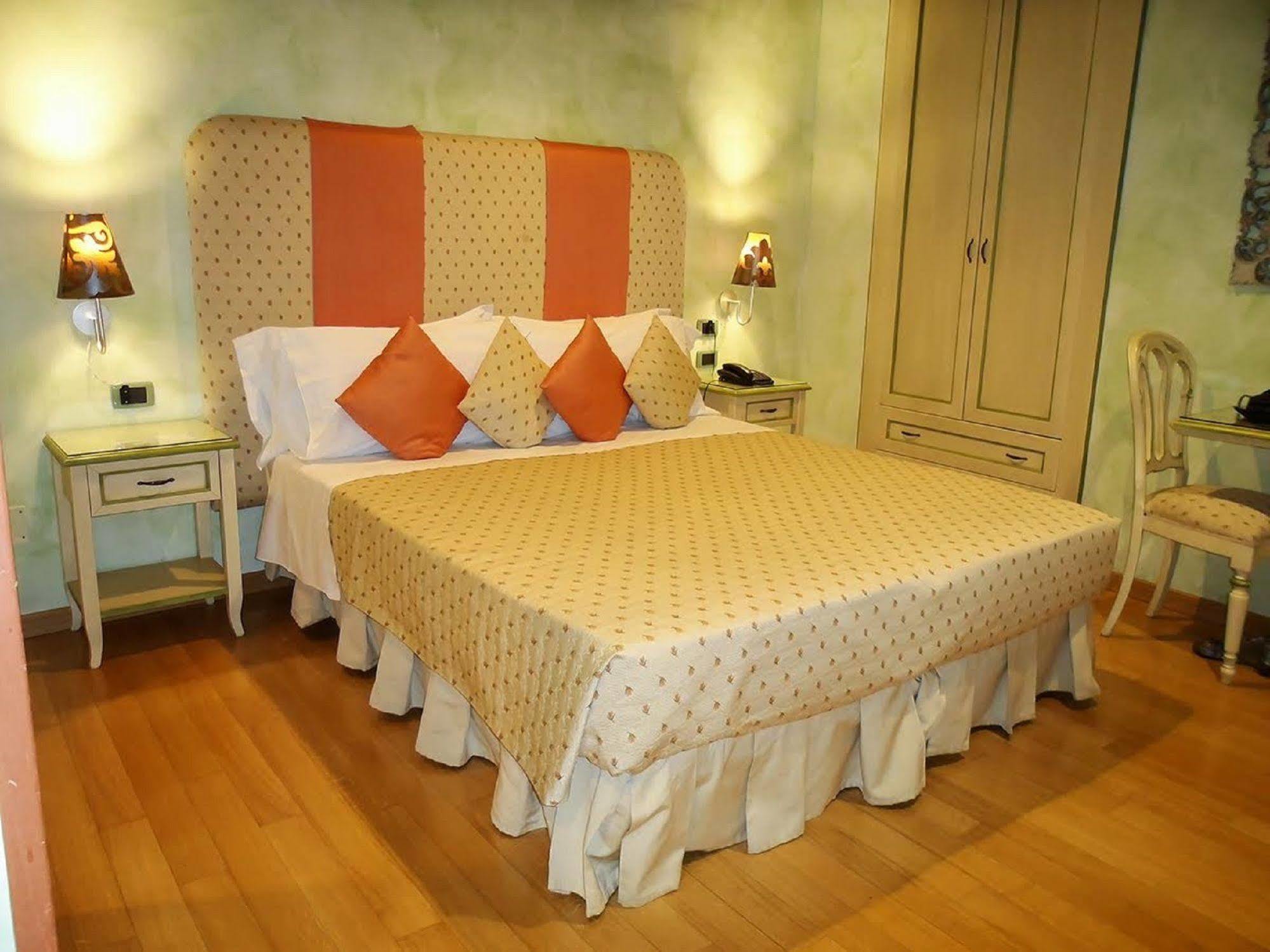 Condotti Rooms Řím Exteriér fotografie